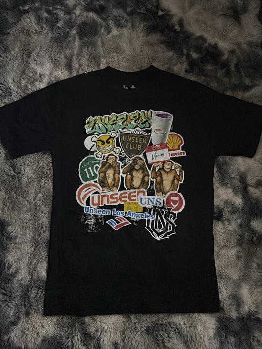 UNSEEN STICKER T-SHIRT