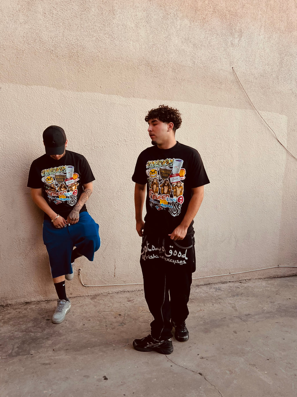 "UNSEEN STICKER" T-SHIRT